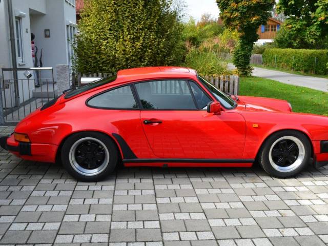 Porsche 911 Carrera 3.2