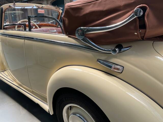 Mercedes-Benz 220 Cabriolet B