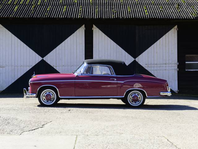 Mercedes-Benz 220 S Cabriolet