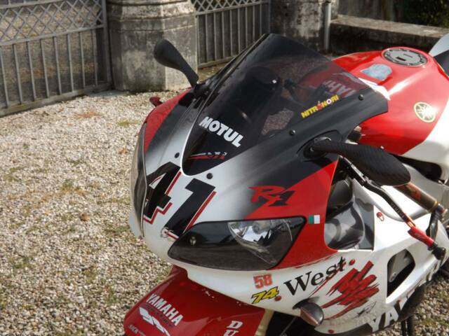 Yamaha YZF 1000 R1