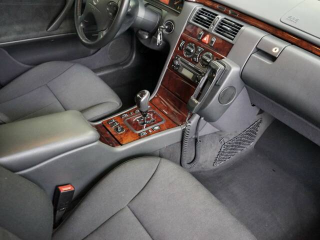 Mercedes-Benz E 200 Kompressor