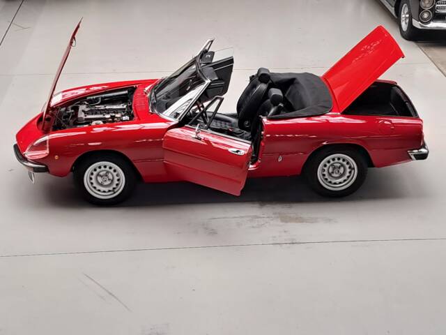 Alfa Romeo 2000 Spider Veloce