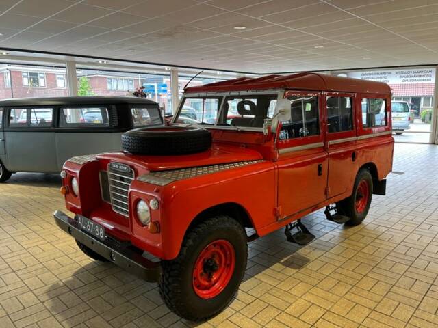 Image 1/7 of Land Rover 109 (1972)