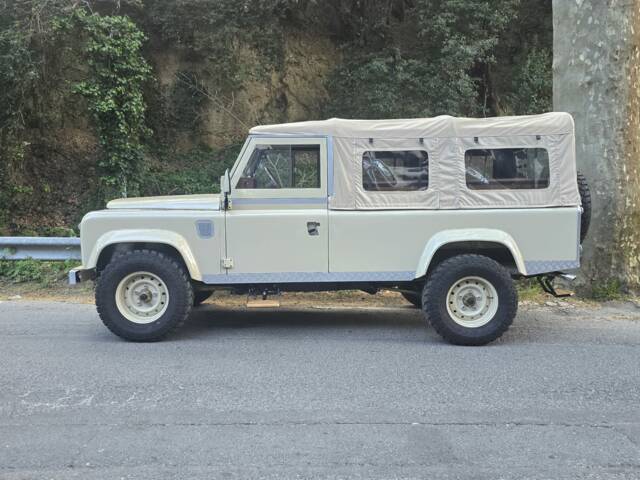 Land Rover 110