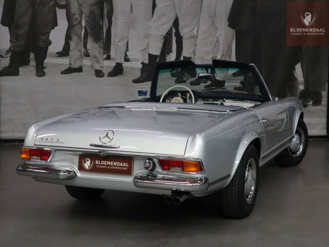 Mercedes-Benz 280 SL