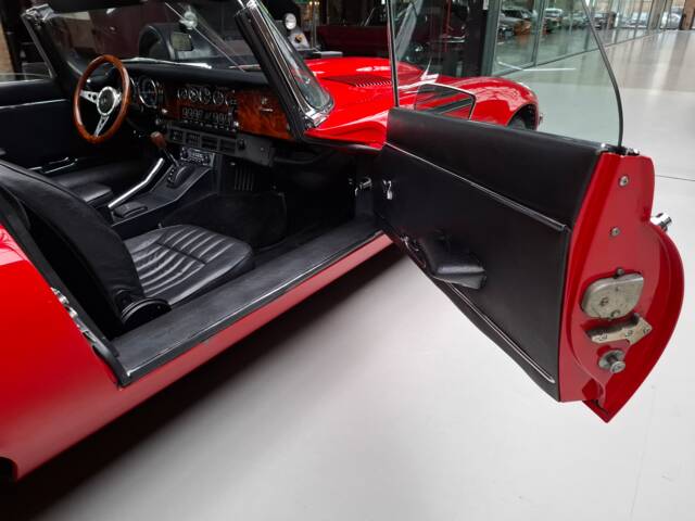 Jaguar E-Type V12