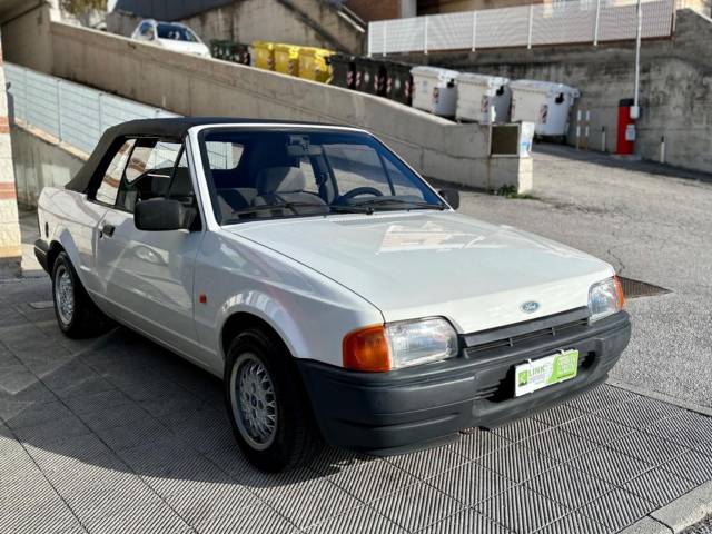 Bild 1/10 von Ford Escort 1.4 (1988)