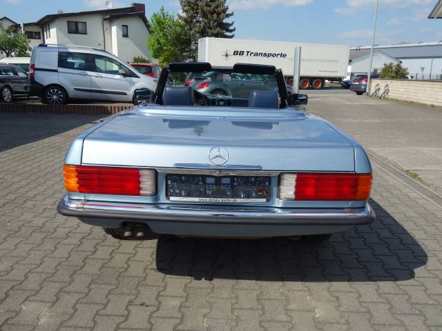 Mercedes-Benz 560 SL