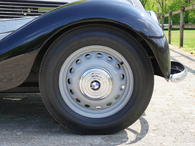 BMW 327