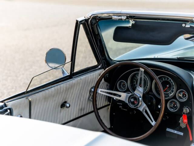 Chevrolet Corvette Sting Ray Convertible