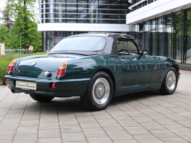 MG RV8