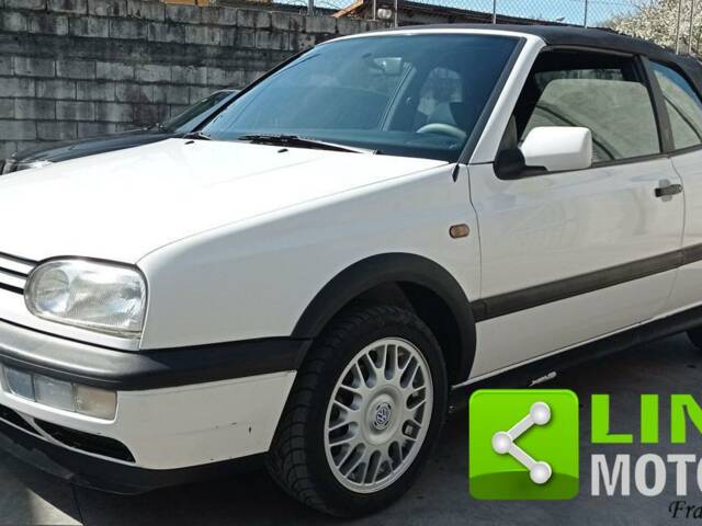 Image 1/10 of Volkswagen Golf III Cabrio 1.6 (1997)