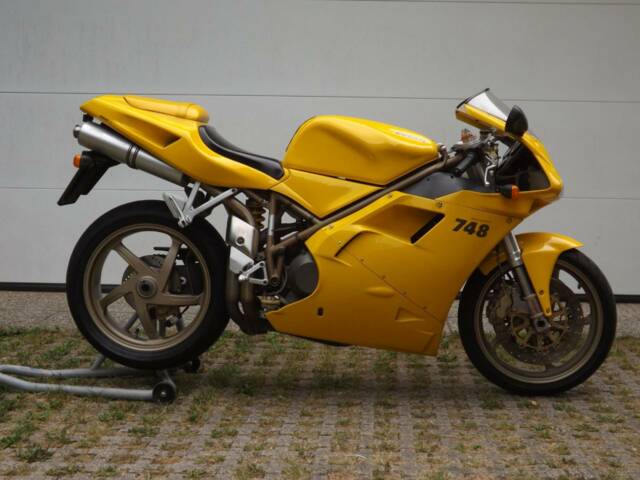 Ducati 748 Biposto