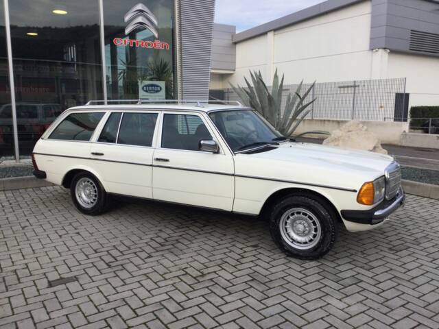 Mercedes-Benz 240 TD