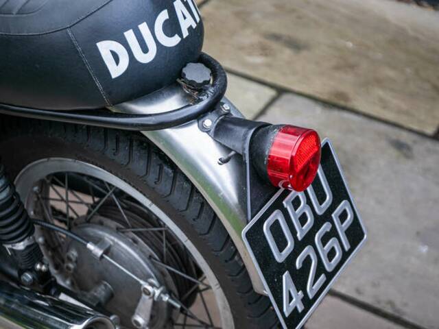 Ducati 750 GT