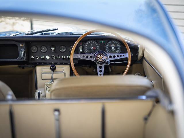 Jaguar E-Type 4.2