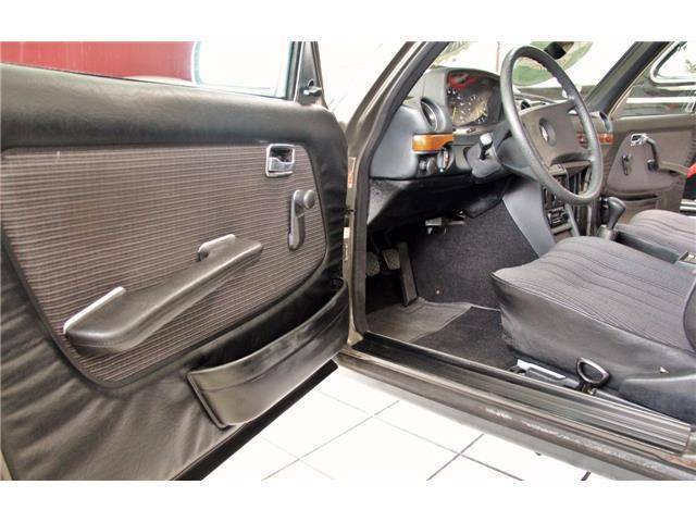 Mercedes-Benz 230 E
