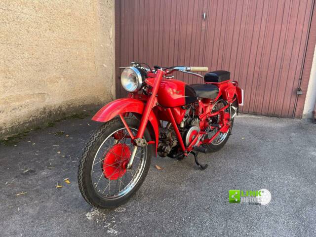 Image 1/10 de Moto Guzzi DUMMY (1978)