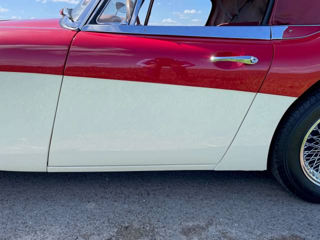 Austin-Healey 3000 Mk III (BJ8)