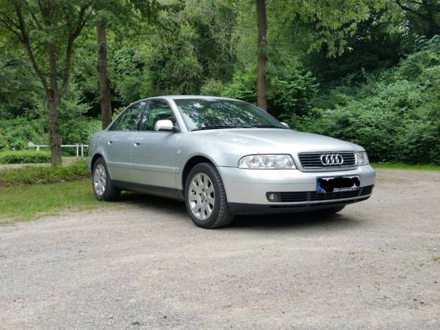 Audi A4 2,4 V6