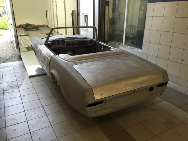Mercedes-Benz 230 SL