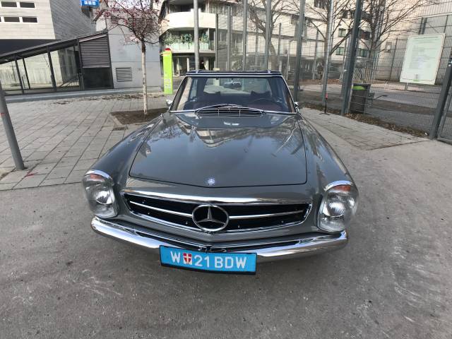 Mercedes-Benz 280 SL