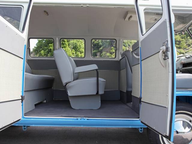 Volkswagen T1 minibus