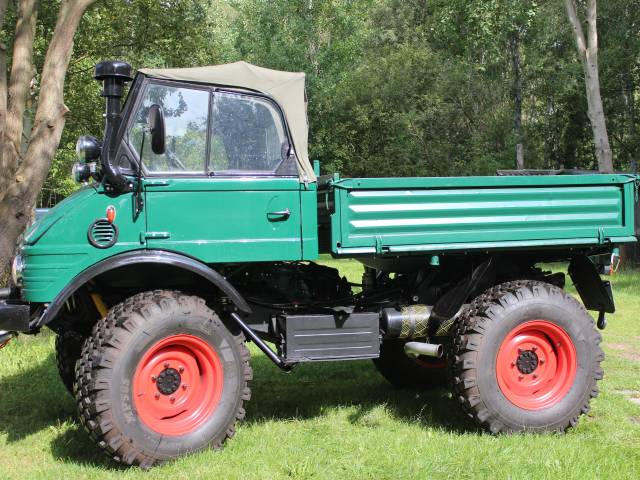 UNIMOG 406 Cabrio