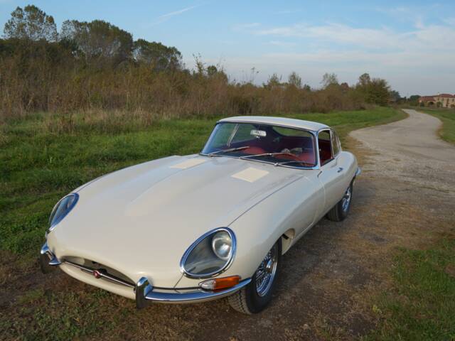 Jaguar E-Type 3.8