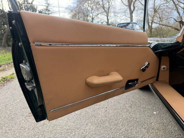 Jaguar E-Type V12 (2+2)