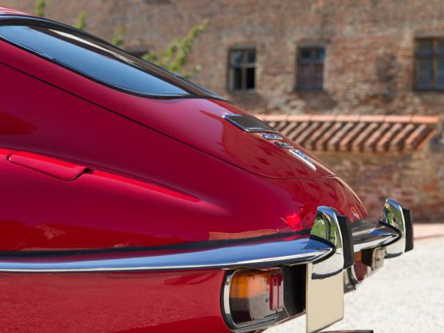Jaguar E-Type V12 (2+2)