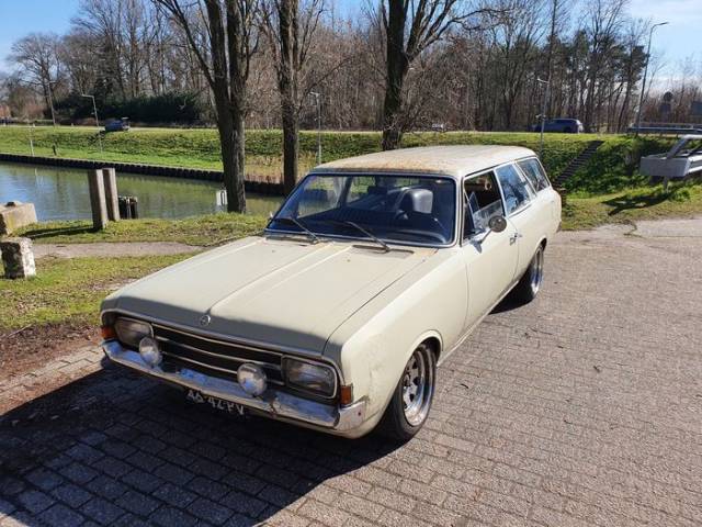Image 1/9 de Opel Rekord 1700 Caravan (1971)