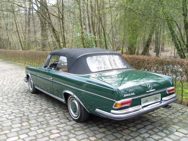 Mercedes-Benz 250 SE