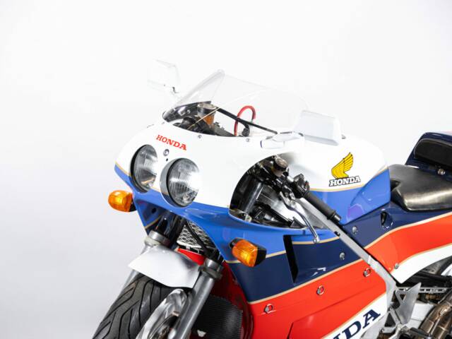 Honda VFR 750R RC 30