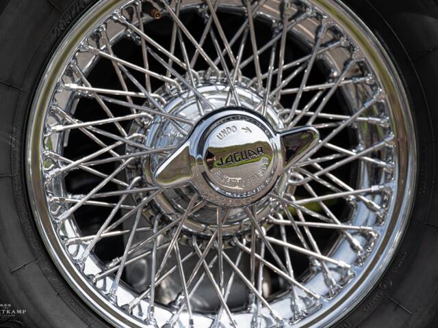 Jaguar E-Type 3.8 Flat Floor