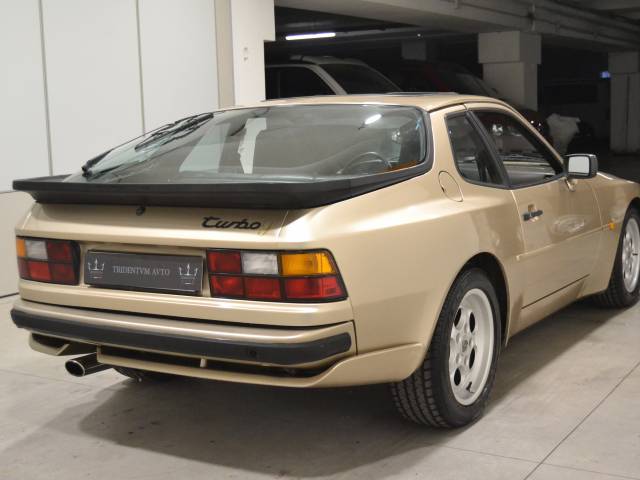 Porsche 944 Turbo