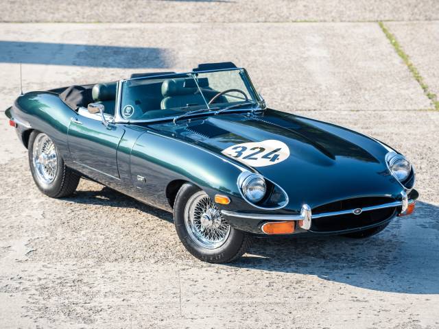 Image 1/25 of Jaguar XK-E (1971)