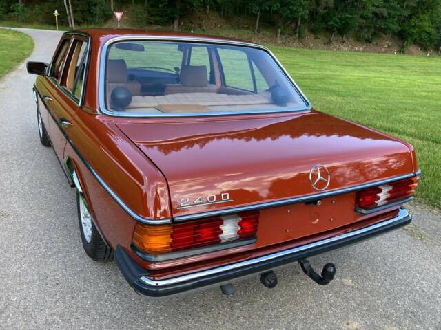 Mercedes-Benz 240 D
