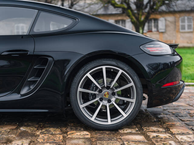 Porsche 718 Cayman T