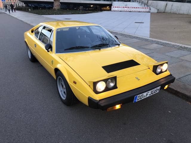 Ferrari Dino 308 GT4