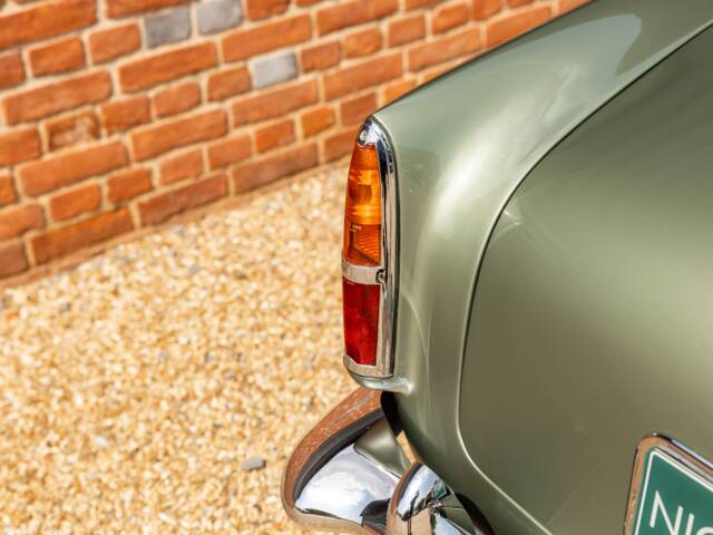 Aston Martin DB 4