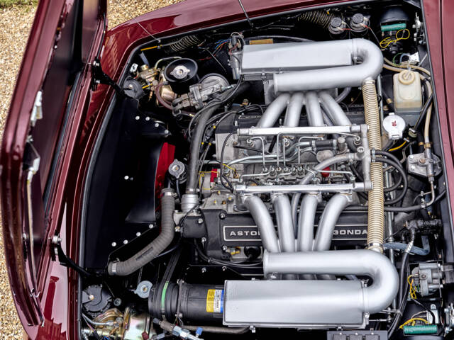 Aston Martin DBS V8