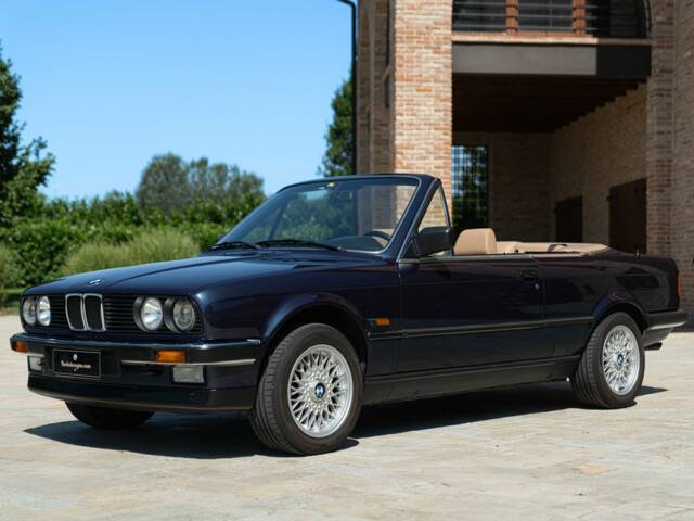 Immagine 1/50 di BMW 320i (1989)