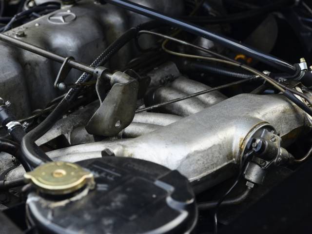 Mercedes-Benz 230 SL
