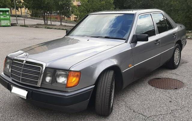 Image 1/4 of Mercedes-Benz 300 D Turbo 4MATIC (1989)