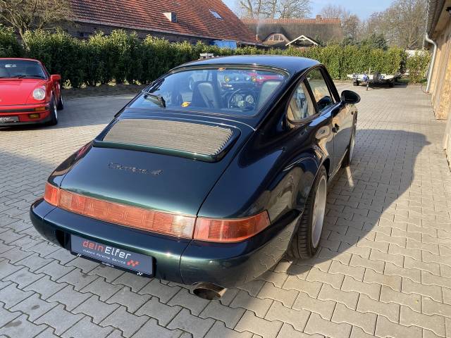 Porsche 911 Carrera 4
