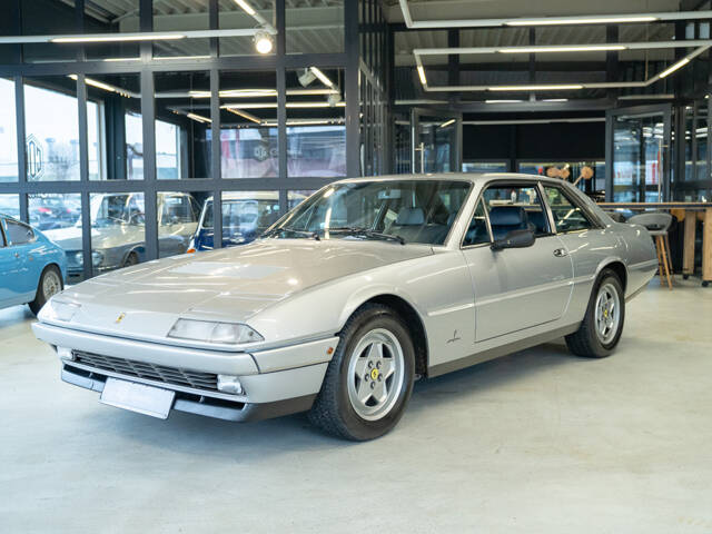 Image 1/99 de Ferrari 412 (1988)