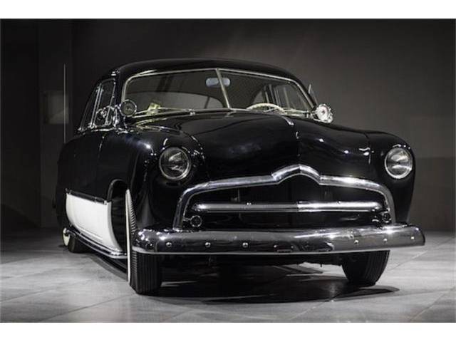 Image 1/15 of Ford Custom DeLuxe Club Coupe (1949)