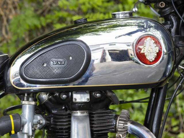 BSA B 33