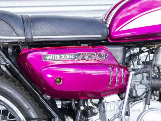 Suzuki GT 750